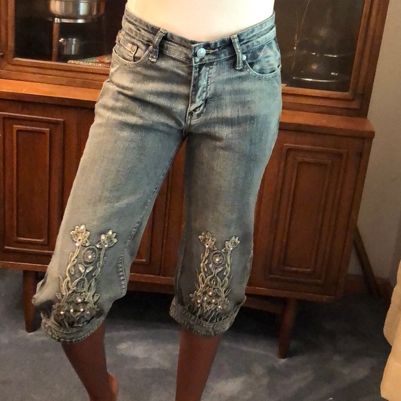 Embellished Jeans Capri Sz 7 - Picture 1 of 3